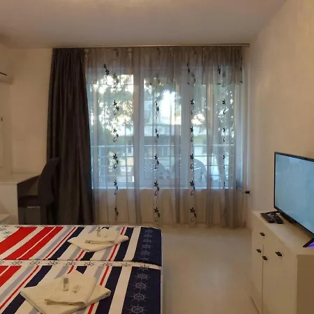 Apartament Holiday * בורגאס