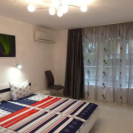 Apartament Holiday Апартаменты *