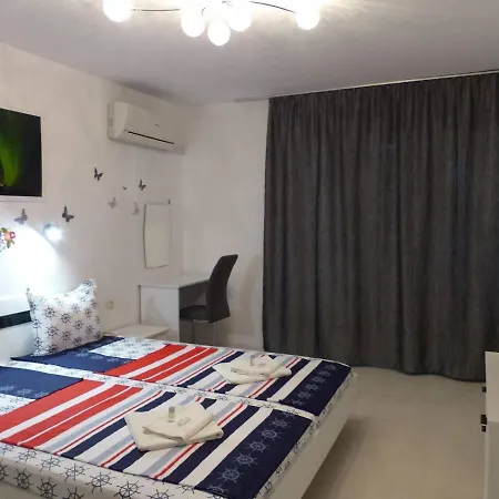 Apartament Holiday Апартаменты Бургас
